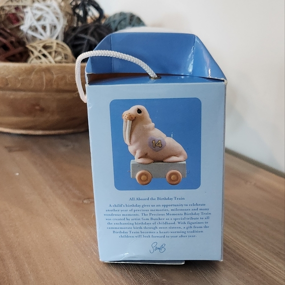 Precious Moments Birthday Series Walrus Age 14 Figurine Excellent - Picture 16 of 16